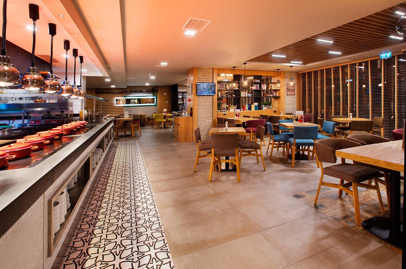 Holiday-Inn-Istanbul-Kadikoy-Restaurant-12