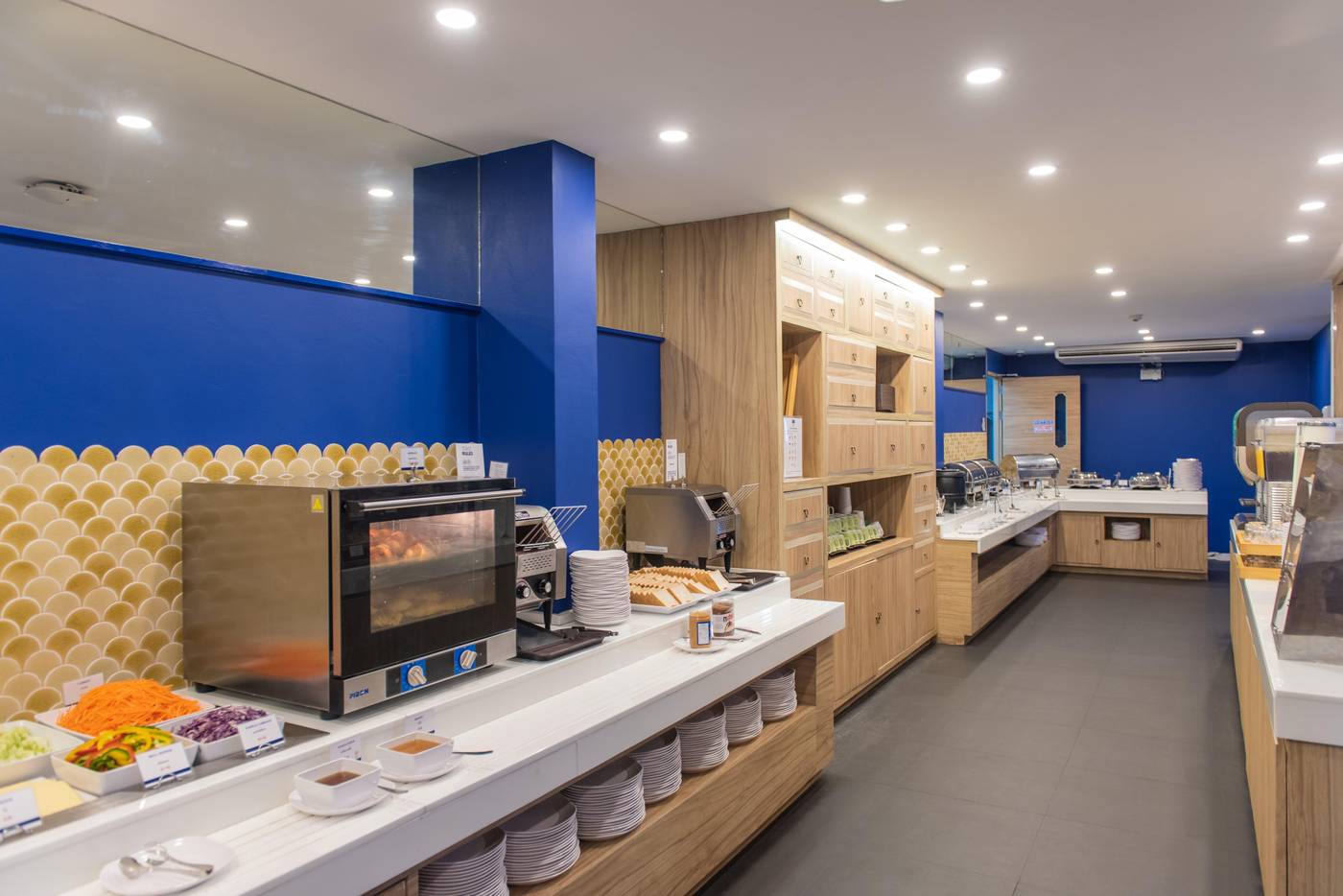 Holiday-Inn-Resort-Krabi-Ao-Nang-Beach-Restaurant-54