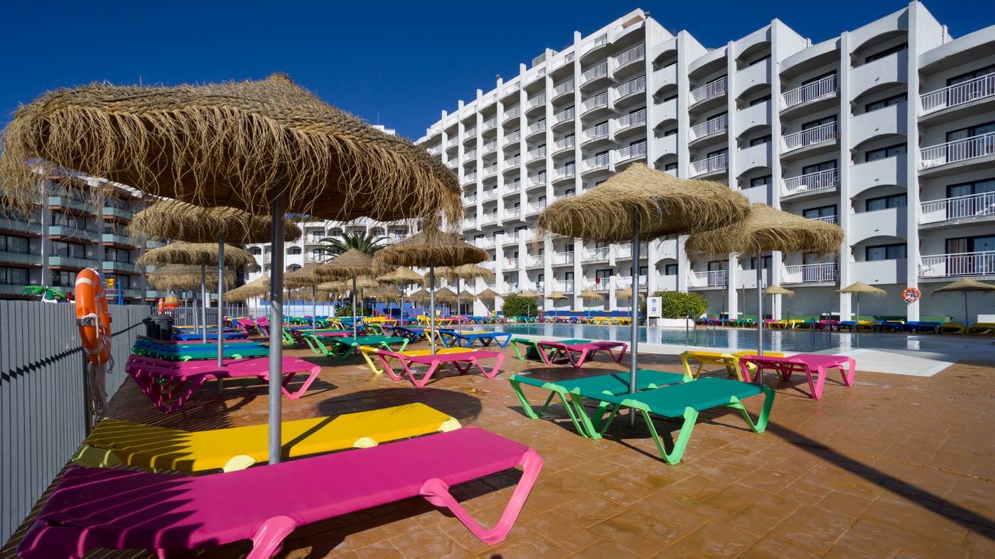 Medplaya-Hotel-Bali-Pool-16