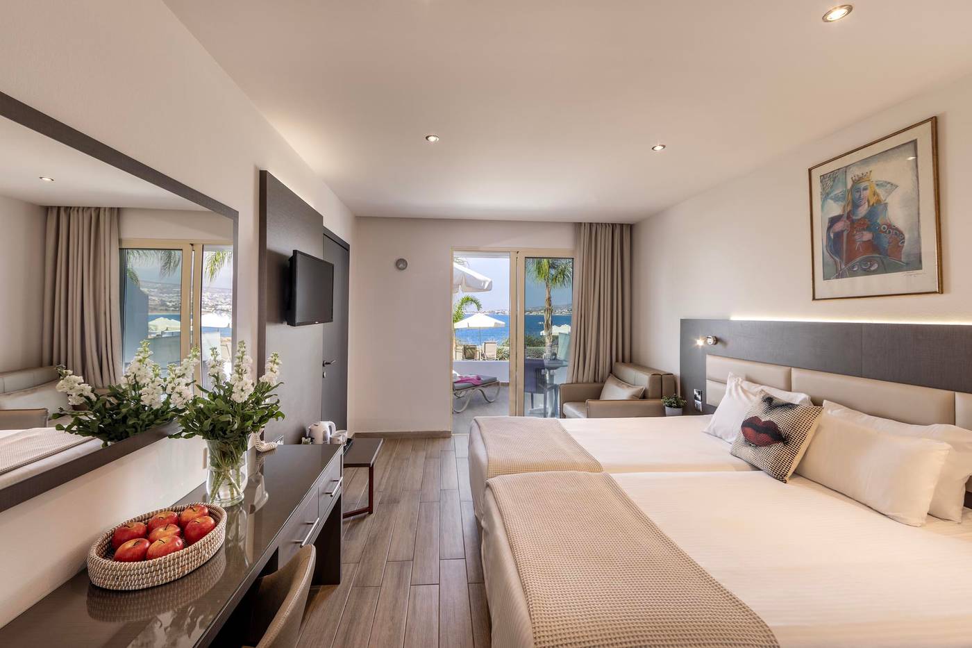 Queens-Bay-Hotel-Room-30