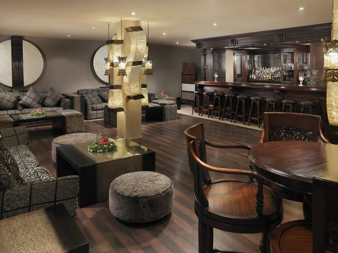 Royal-Garden-Villas-Bar-38