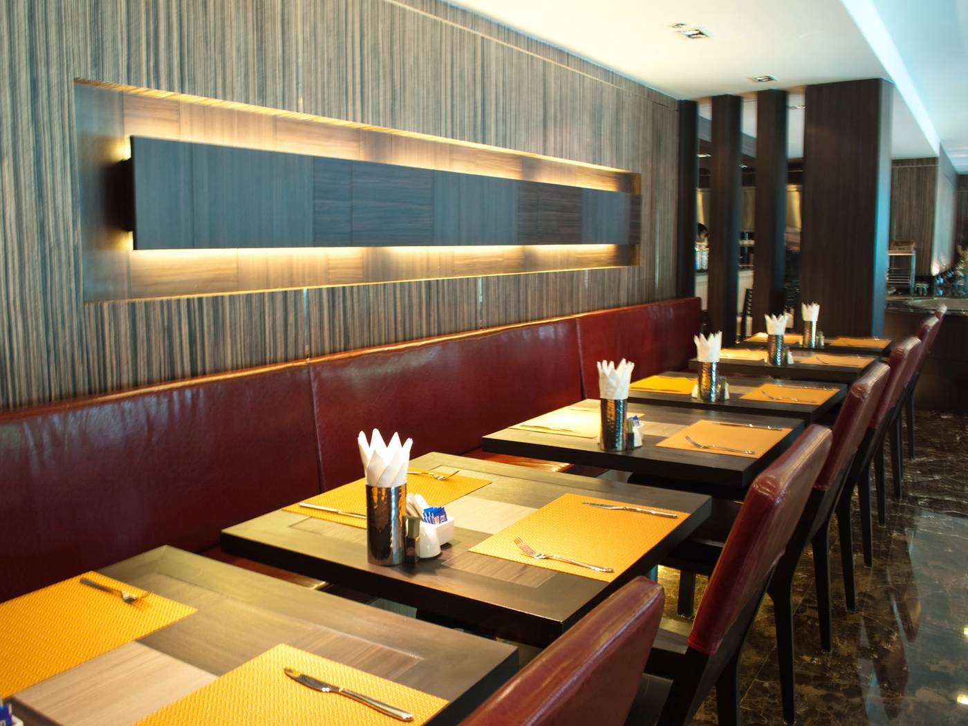 Kingston-Suites-Restaurant-39