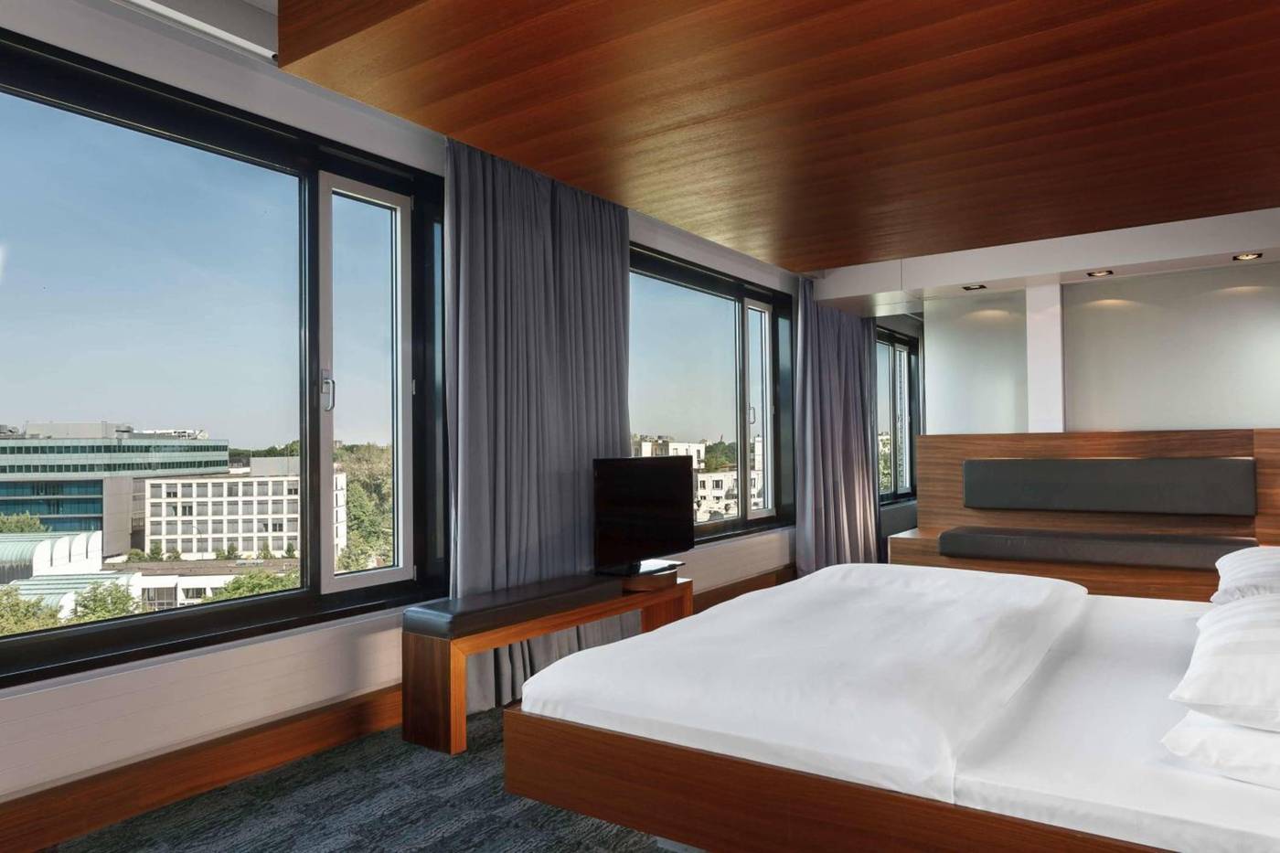 Sheraton-Berlin-Grand-Hotel-Esplanade-General-view-11