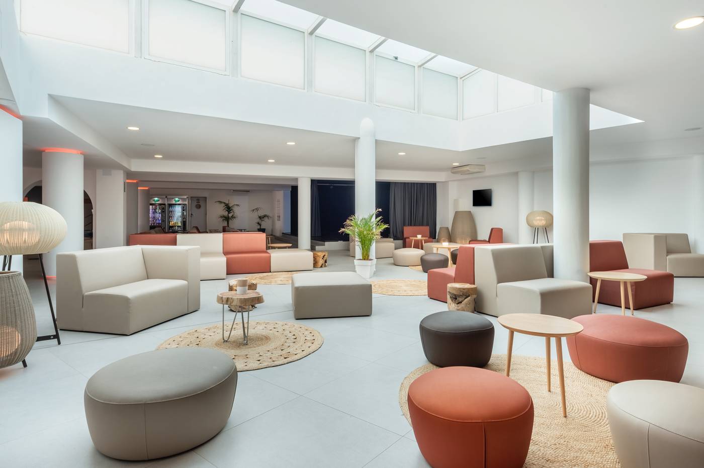 Playasol-Mare-Nostrum-Lobby-36