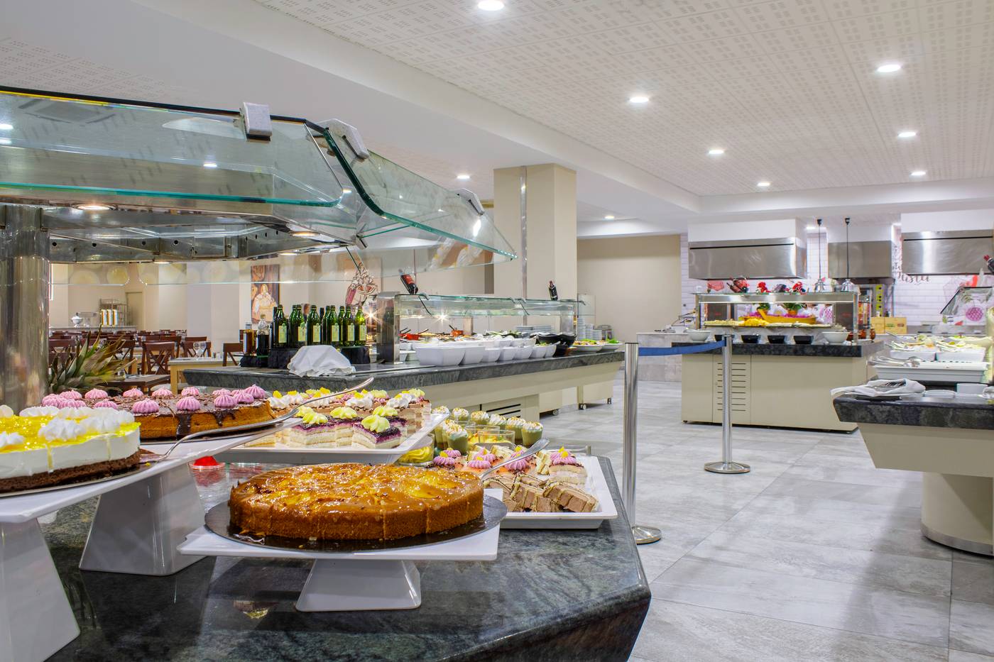 Best-Alcazar-Restaurant-38