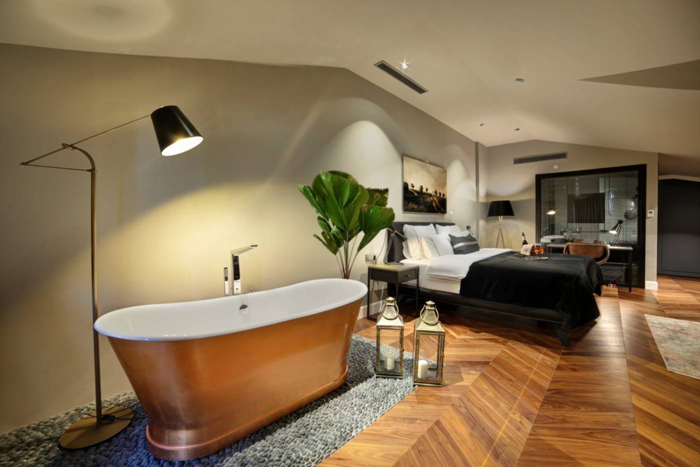 39-KalamIs-Marina-Hotel-Room-37