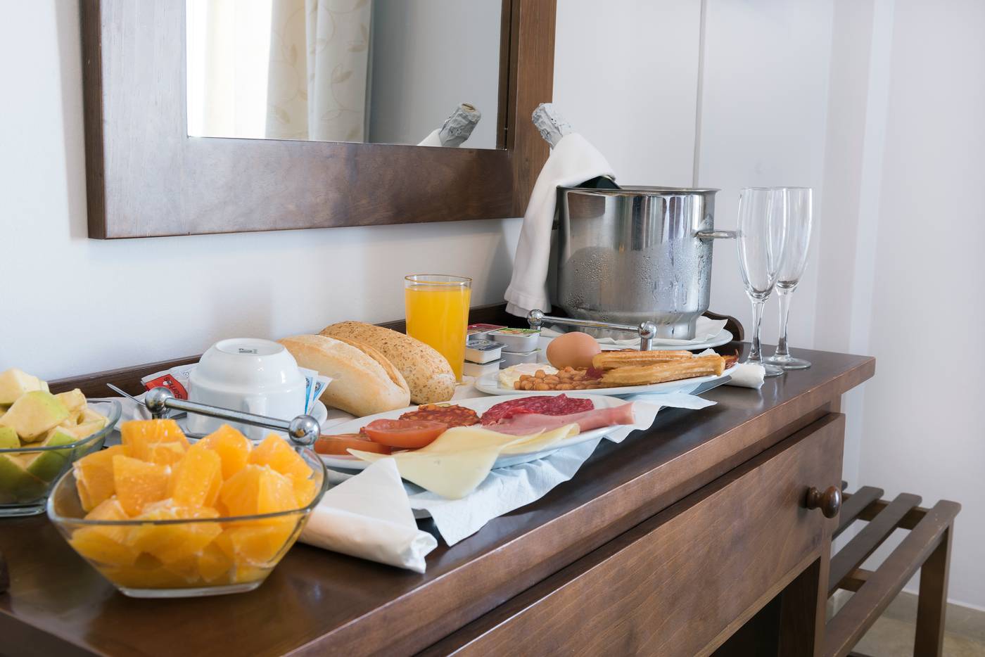 Toboso-Chaparil-Room-18