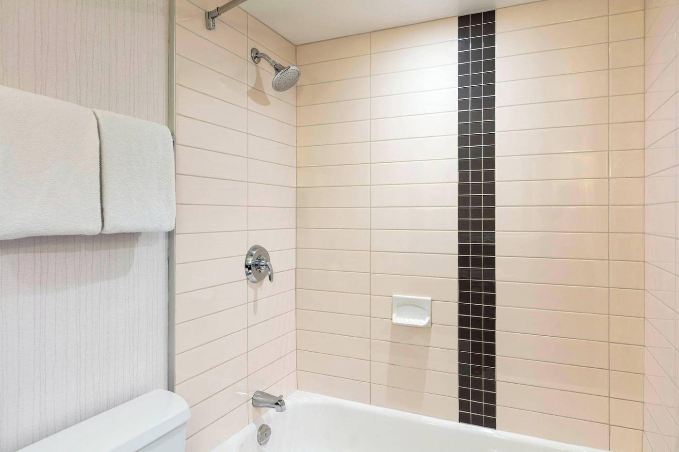 Delta-Hotels-By-Marriott-Burnaby-Conference-Centre-Room-35