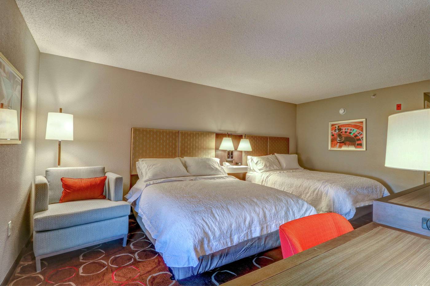 Hampton-Inn-Tropicana-Room-21