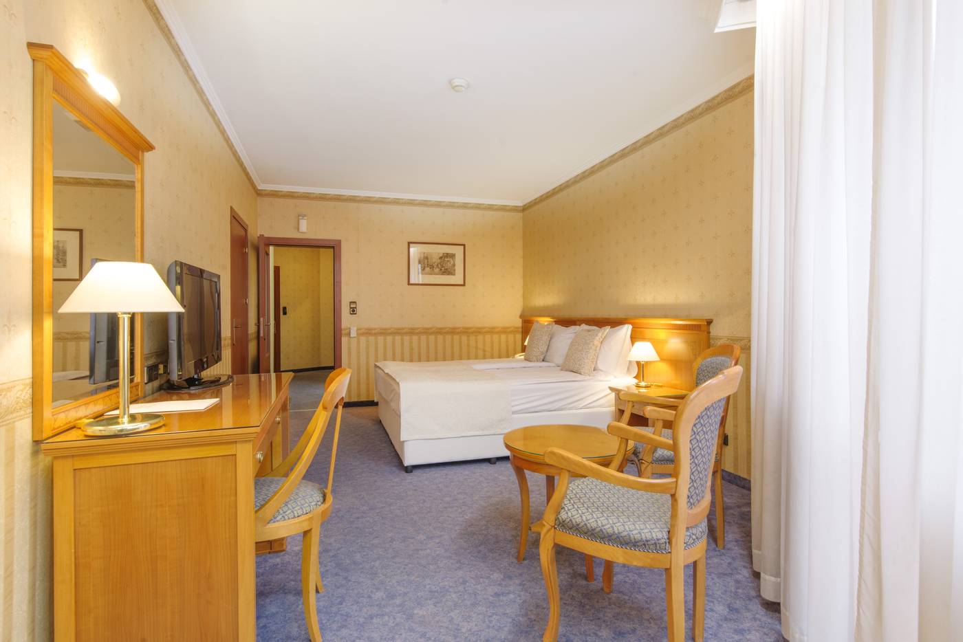 Downtown-Bulgaria-SOFIA-Room-7
