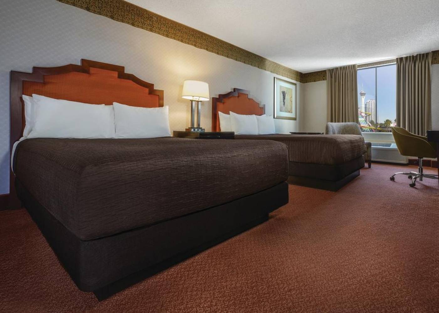 Circus-Circus-Las-Vegas-Hotel-Room-21