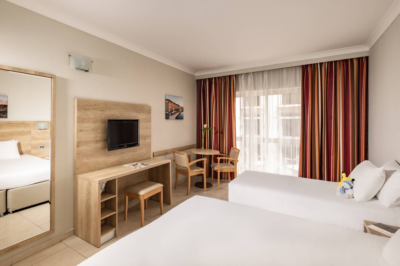 Qawra-Palace-Resort---Spa-Room-12