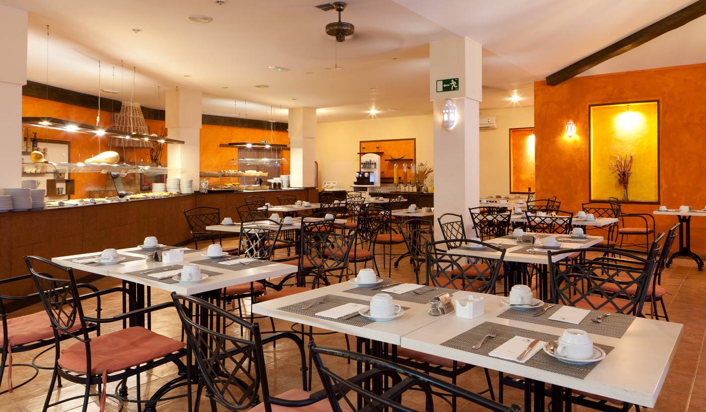 Apartamentos-LIVVO-Coloradamar-Restaurant-65