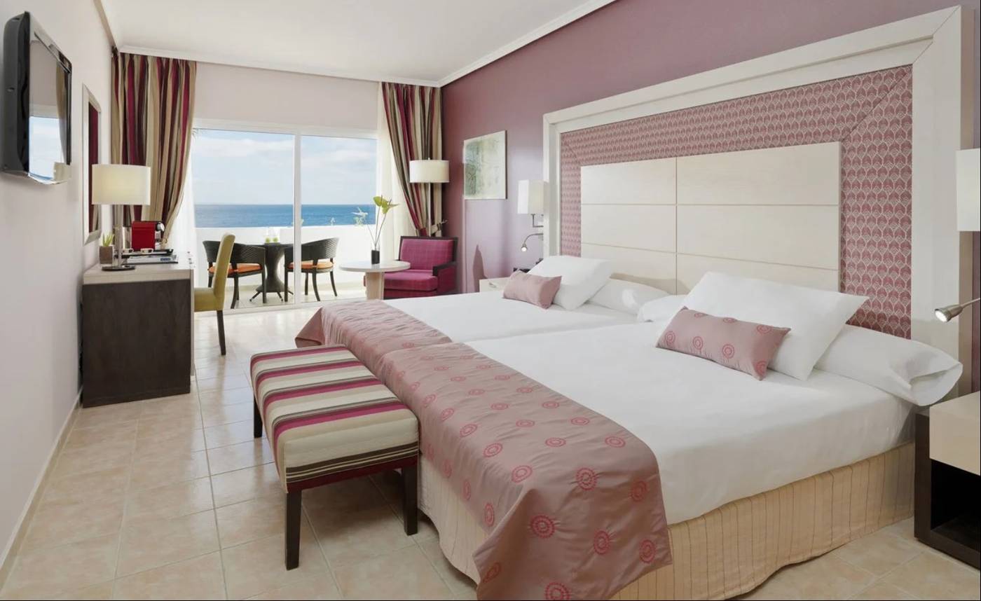 H10-Timanfaya-Palace-Room-11