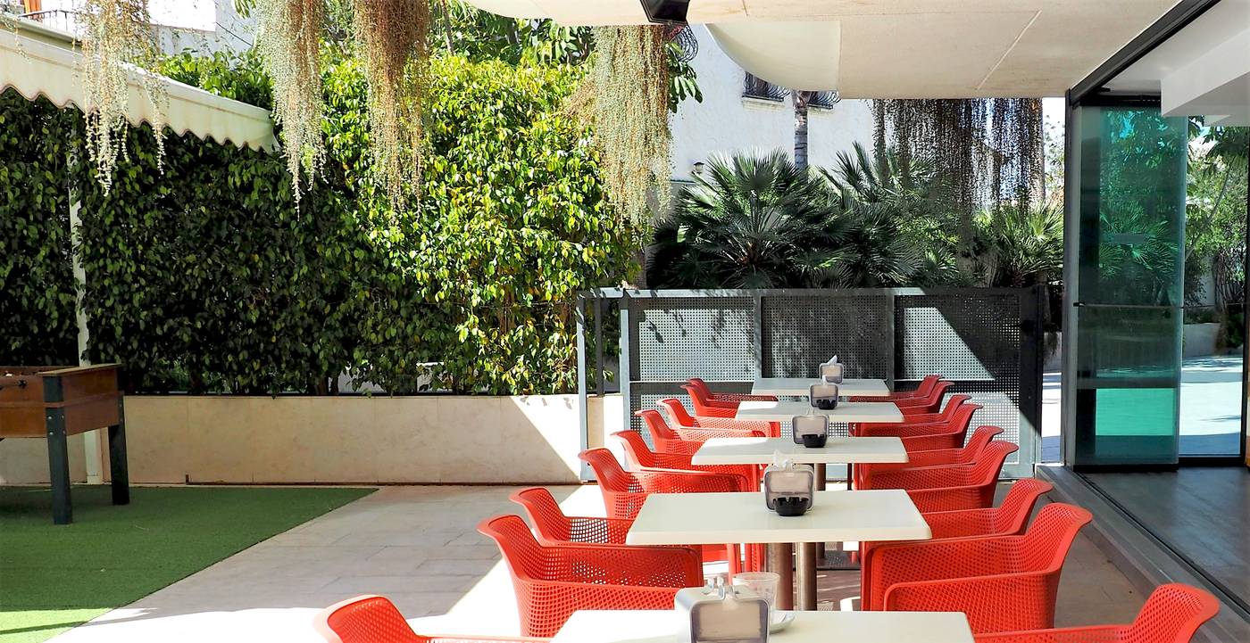 Deloix-Aqua-Center-Hotel-Bar-24