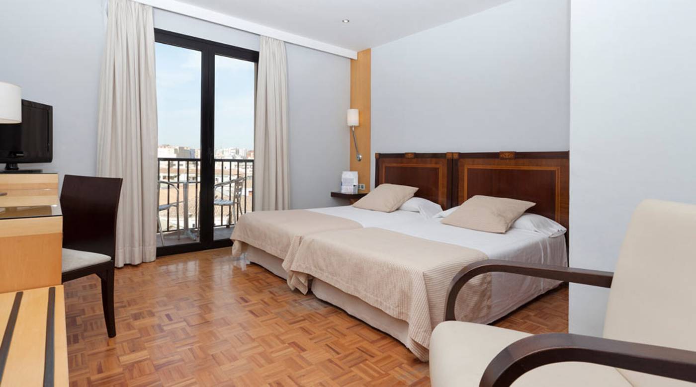 Don-Curro-Room-12