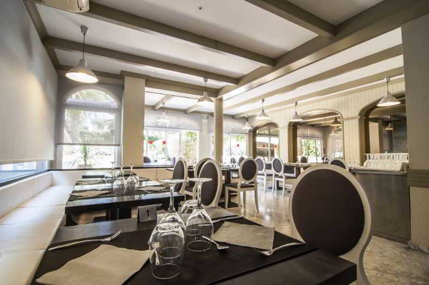 Apartamentos-Royal-Life-Restaurant-59