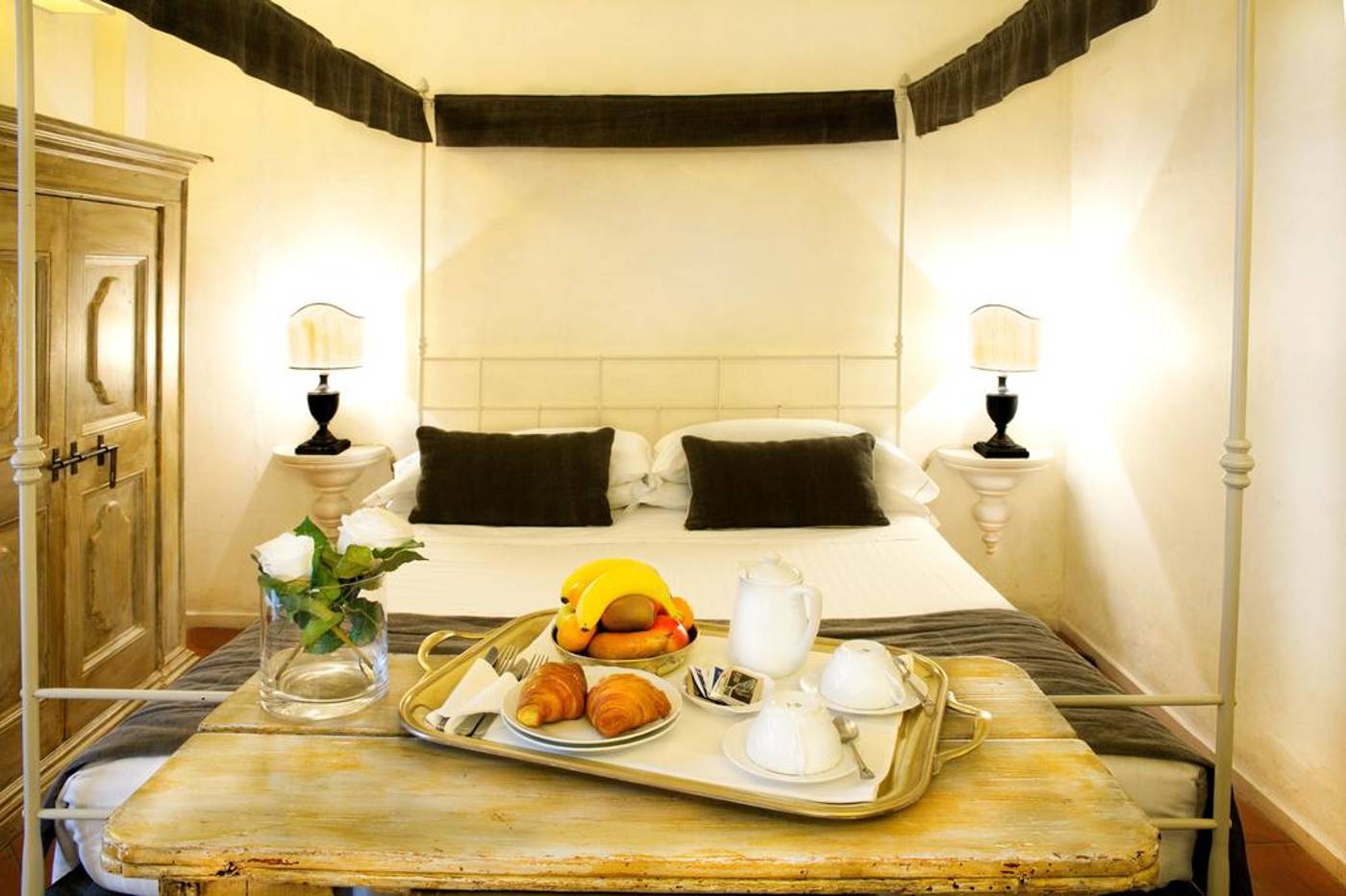 The-J---J-Historic-House-Hotel-Room-18