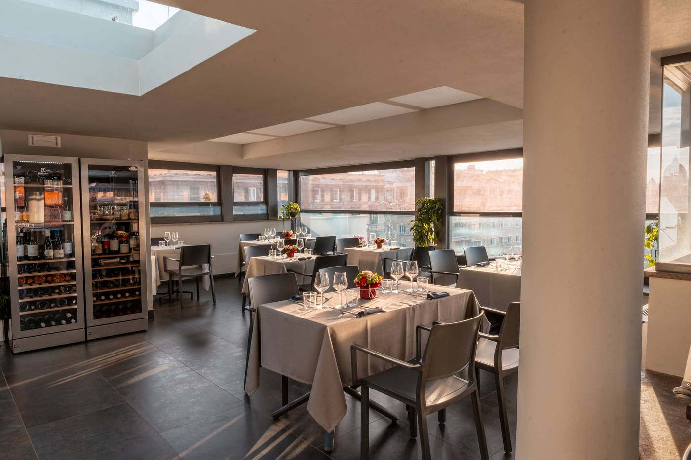 Twenty-One-Hotel-Restaurant-4