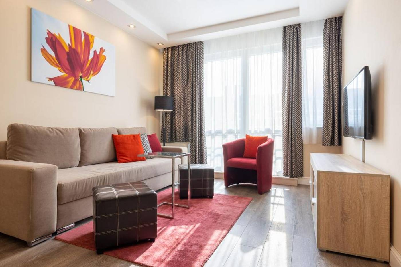 Silver-Crown-Hotel---Residence--Palace-Quarter-Room-36