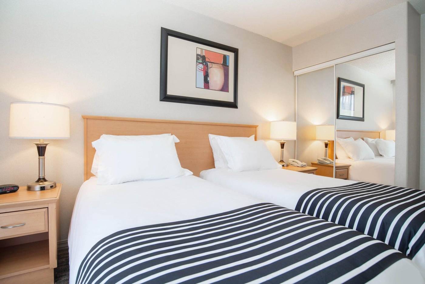 Sandman-Suites-Davie-Room-27