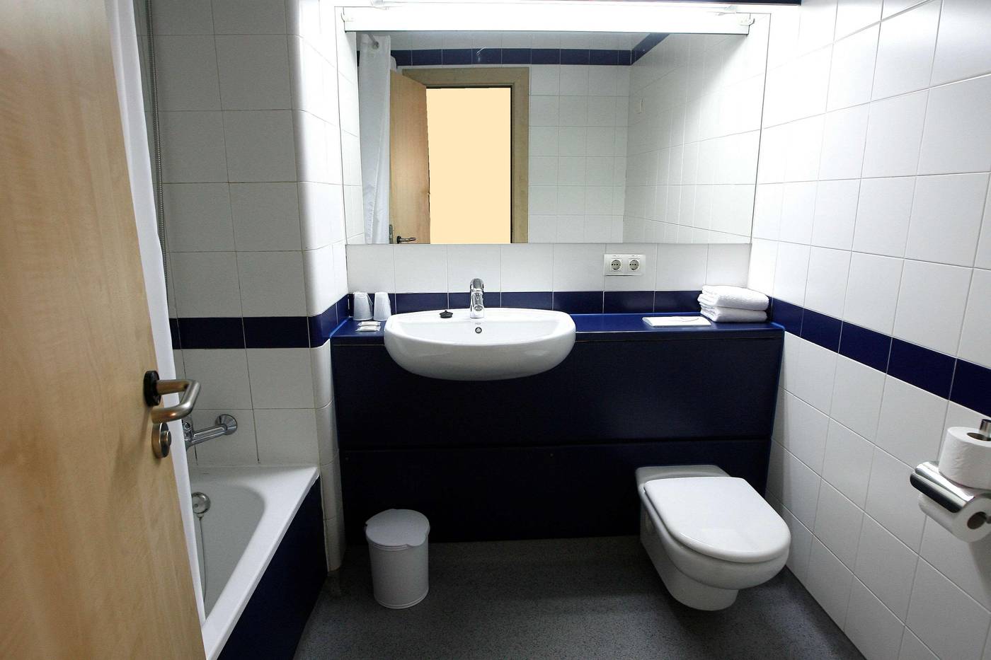 Travelodge-Torrelaguna-Room-16