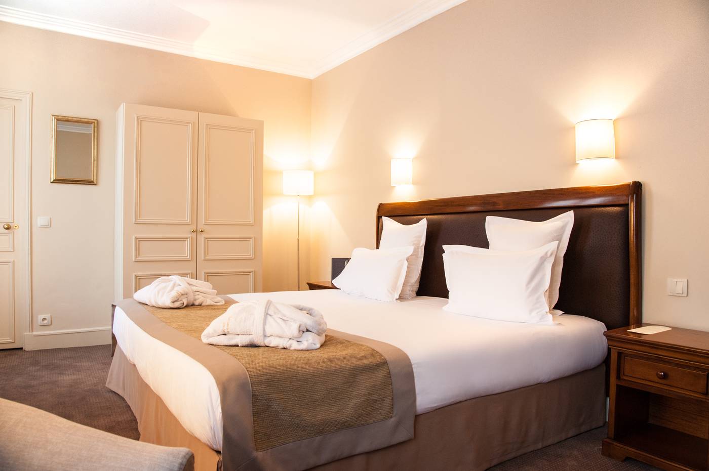 Saint-James-Albany-Paris-Hotel-Spa-Room-32