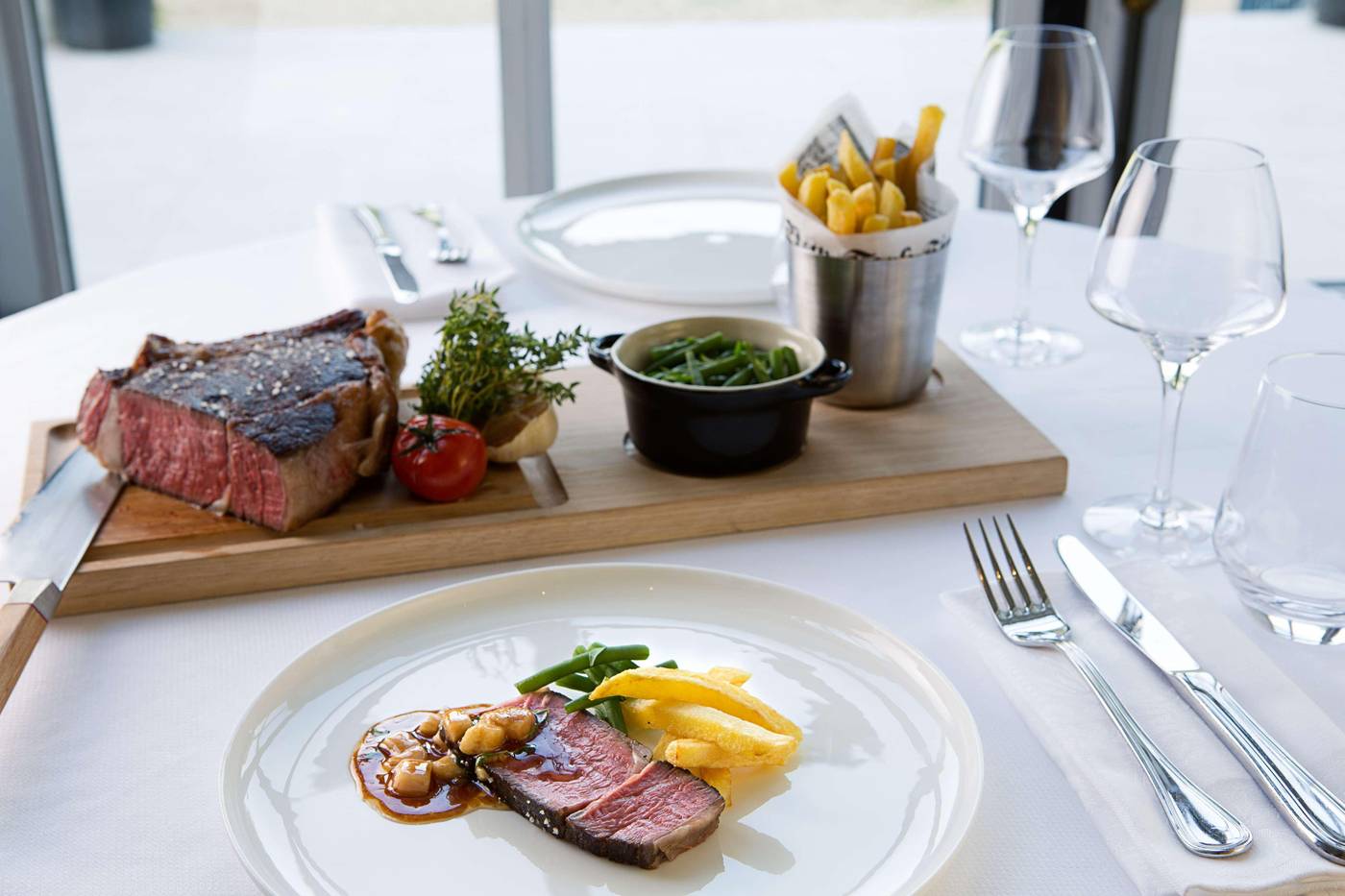 Waldorf-Astoria-Versailles---Trianon-Palace-Restaurant-69