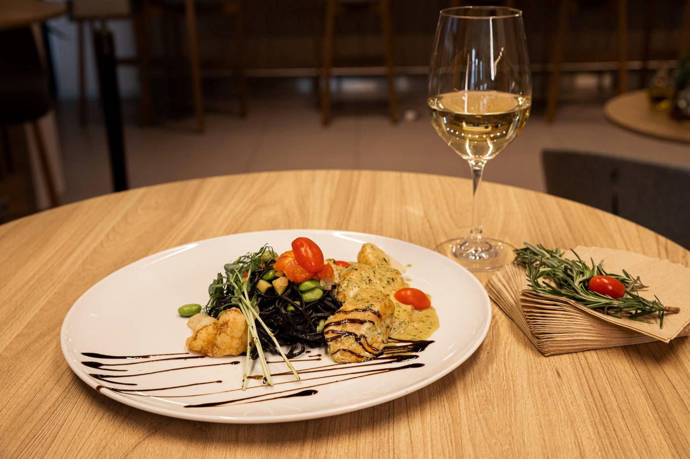 Holiday-Inn-Express-Warsaw---Mokotow-Restaurant-41