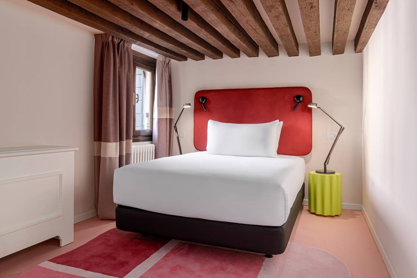 Palazzo-Dei-Fiori-By-Room-Mate-Room-36