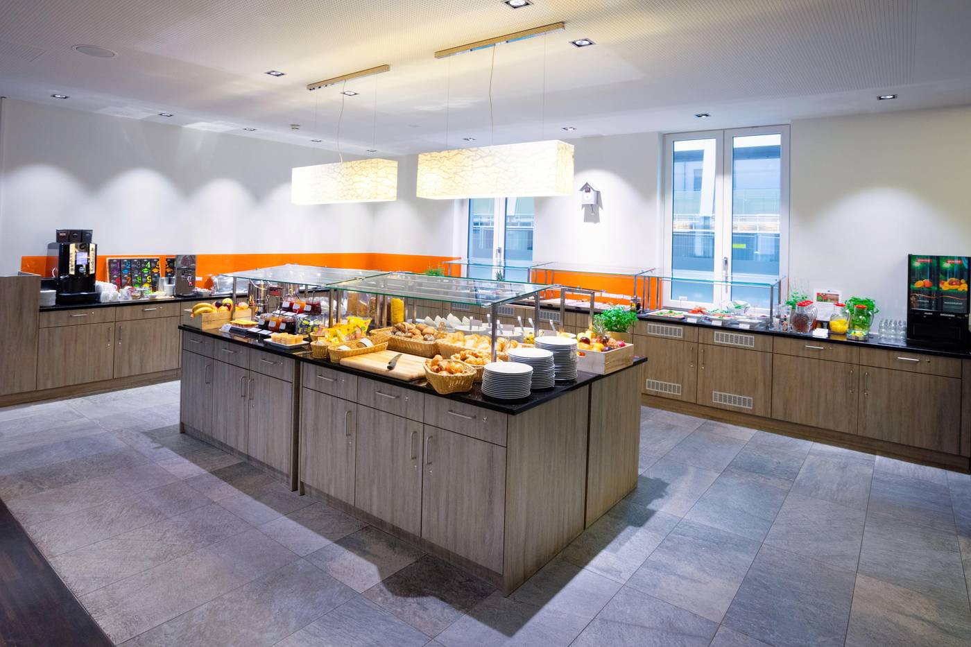 Select-Hotel-Berlin-The-Wall-Restaurant-51