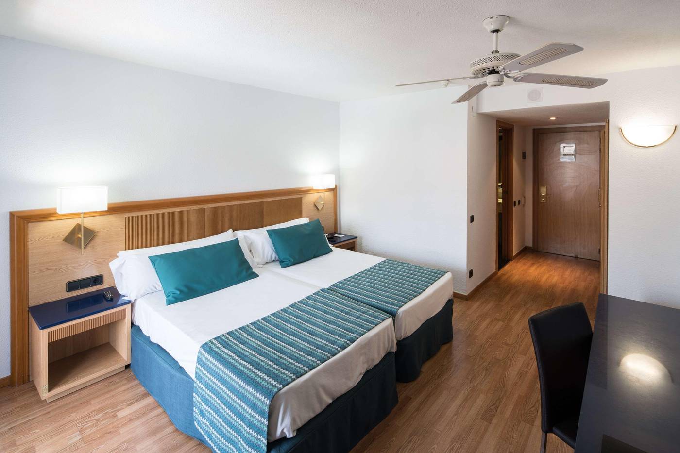 Catalonia-las-Vegas-Room-34