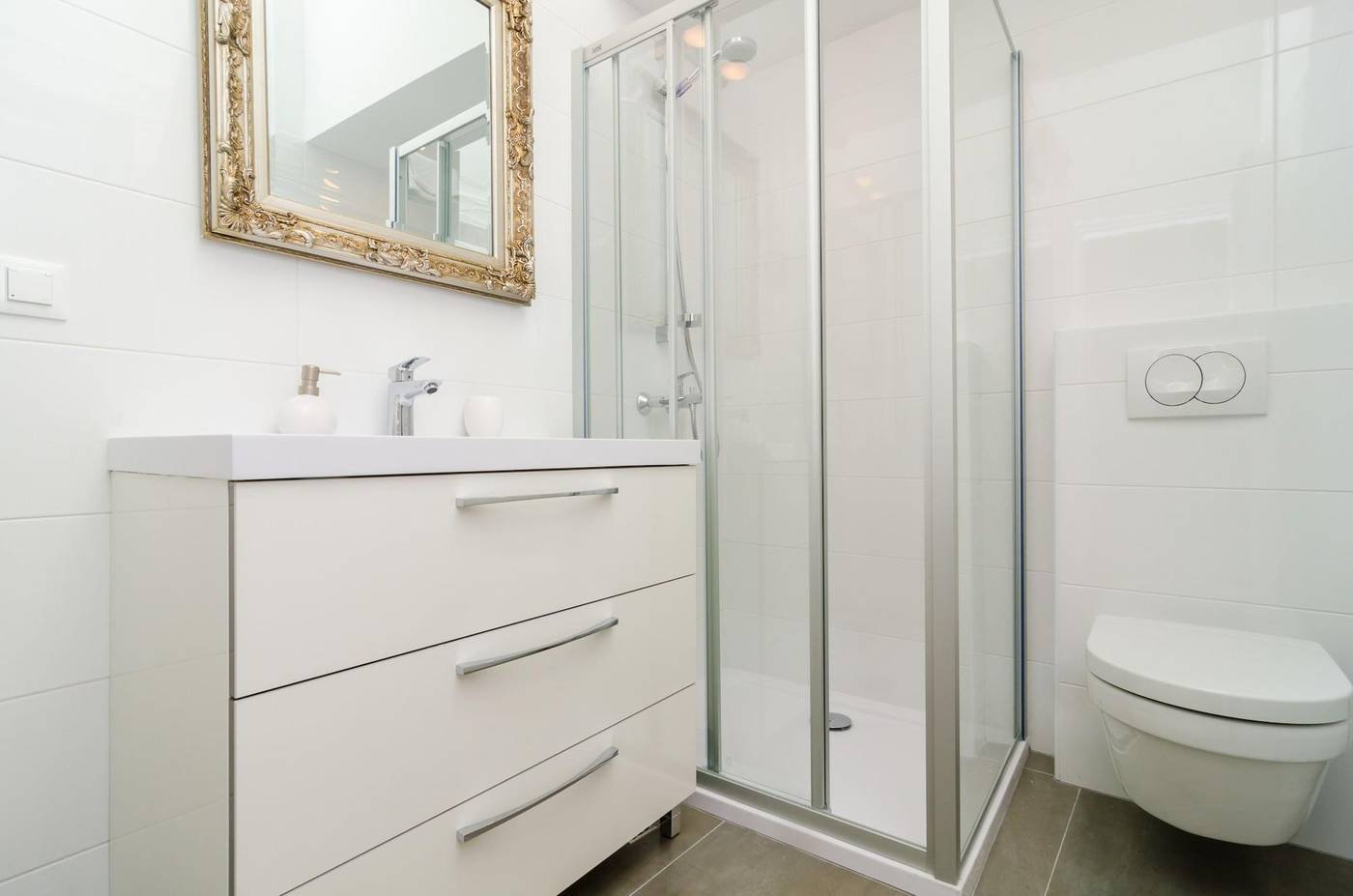 Cinema-View-House-Room-18