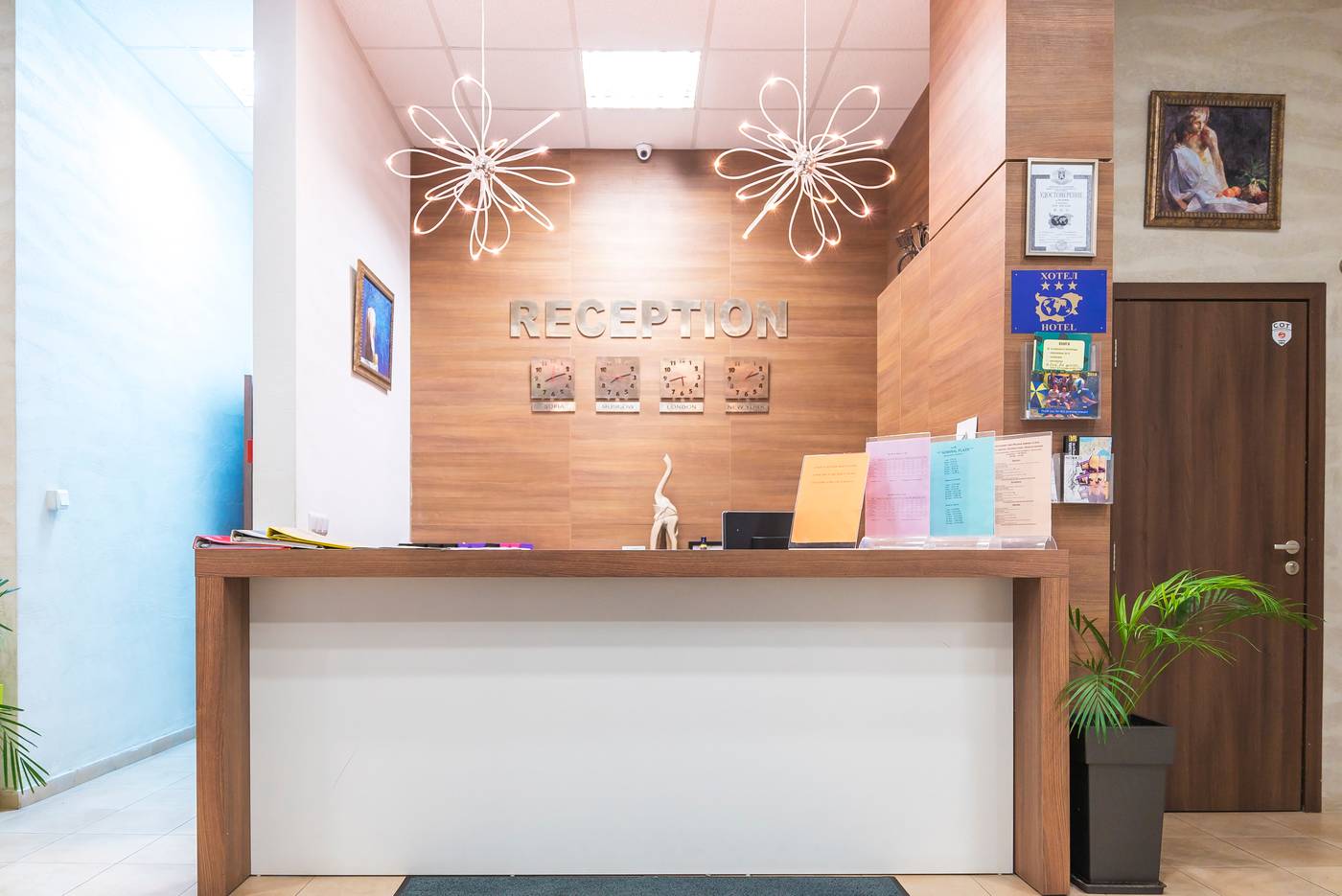 Persey-Admiral-Plaza-Apartments-Lobby-29