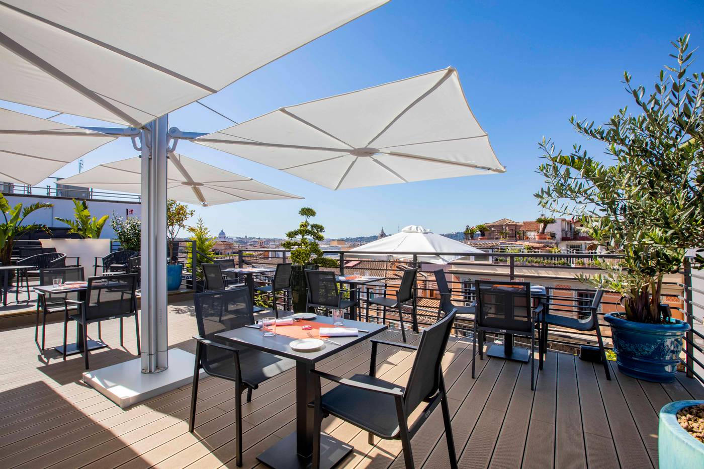 U-Visionary-Roma-Hotel-Terrace-24