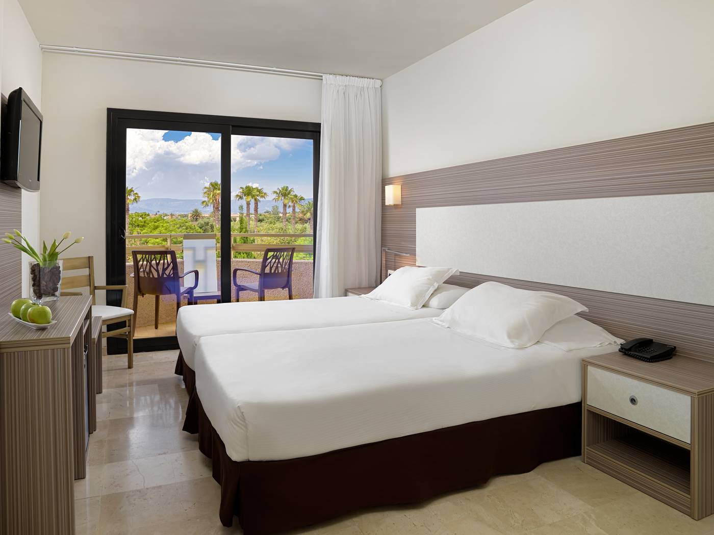 H10-Cambrils-Playa-Room-6