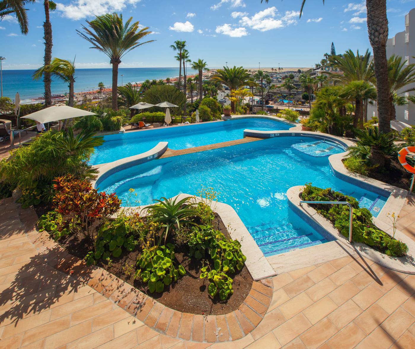 Corallium-Dunamar-by-Lopesan-Hotels-Pool-1