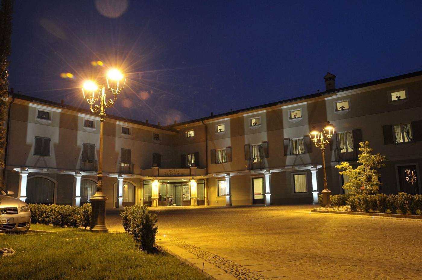 Hotel Ristorante Il Corazziere-Italy-MERONE COMO-General view-5