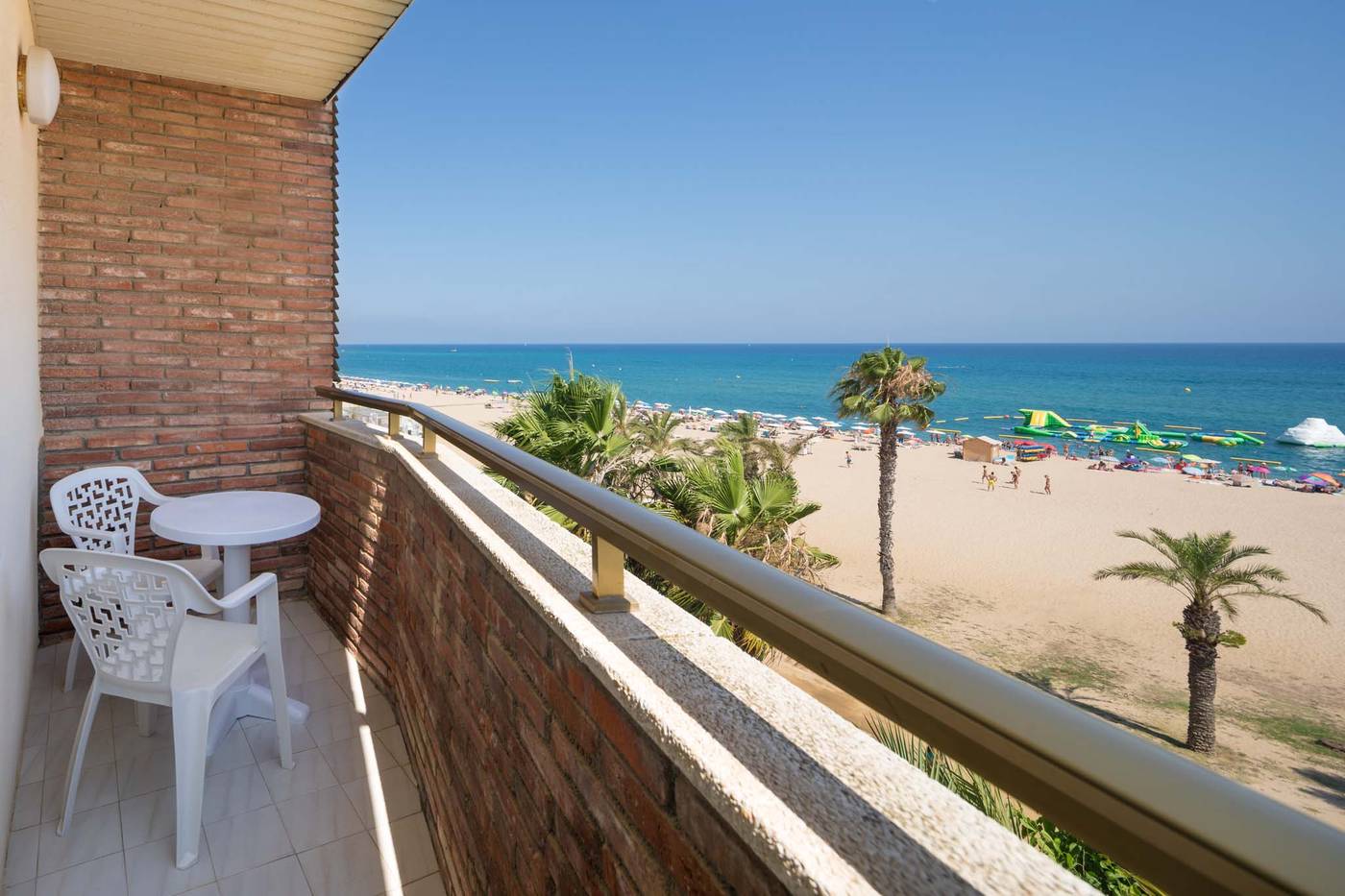 htop-Royal-Sun-Room-32