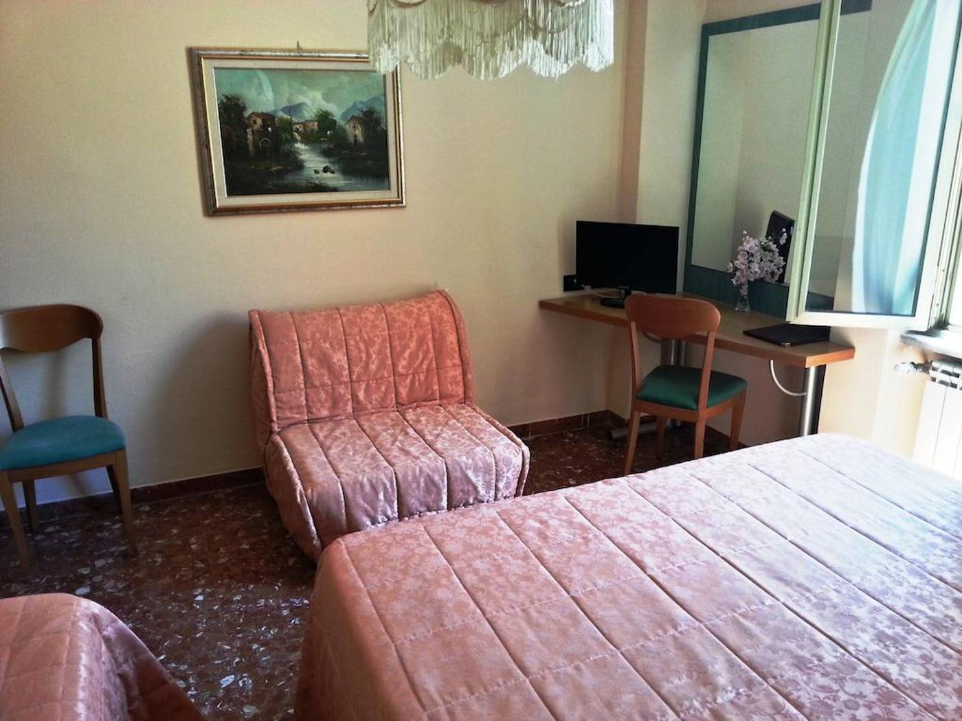Di-Stefano-Room-12