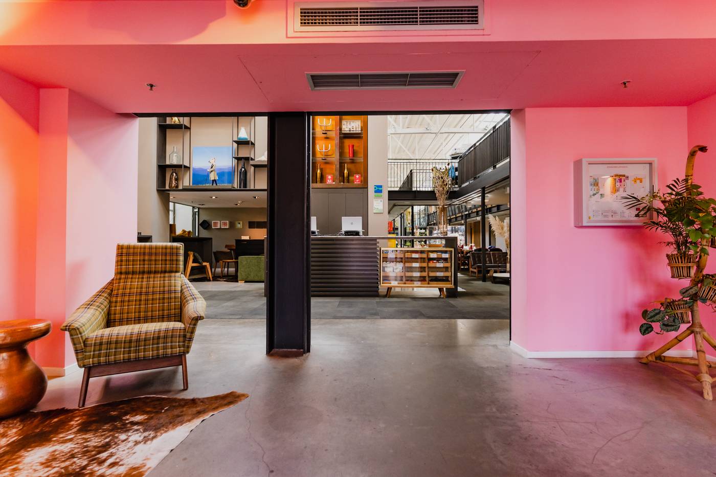 Hotel-De-Hallen-Lobby-7