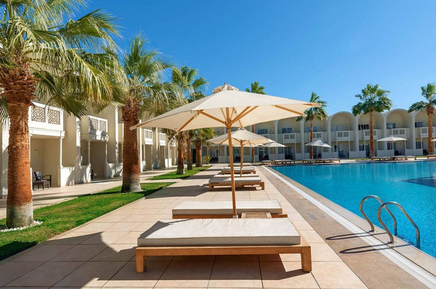 Reef Oasis Beach Resort