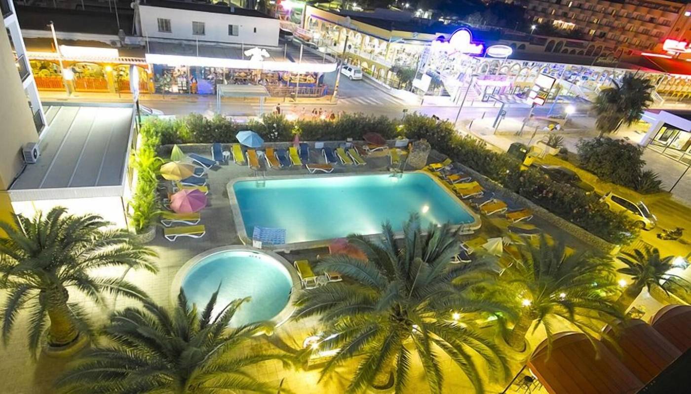 Bahia-de-San-Antonio-General-view-15