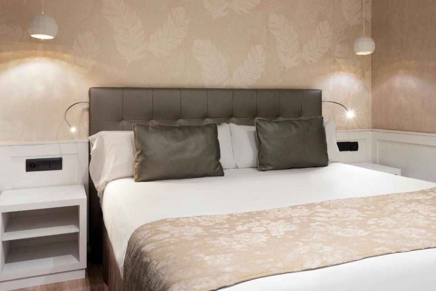 Catalonia-Puerta-del-Sol-Room-43