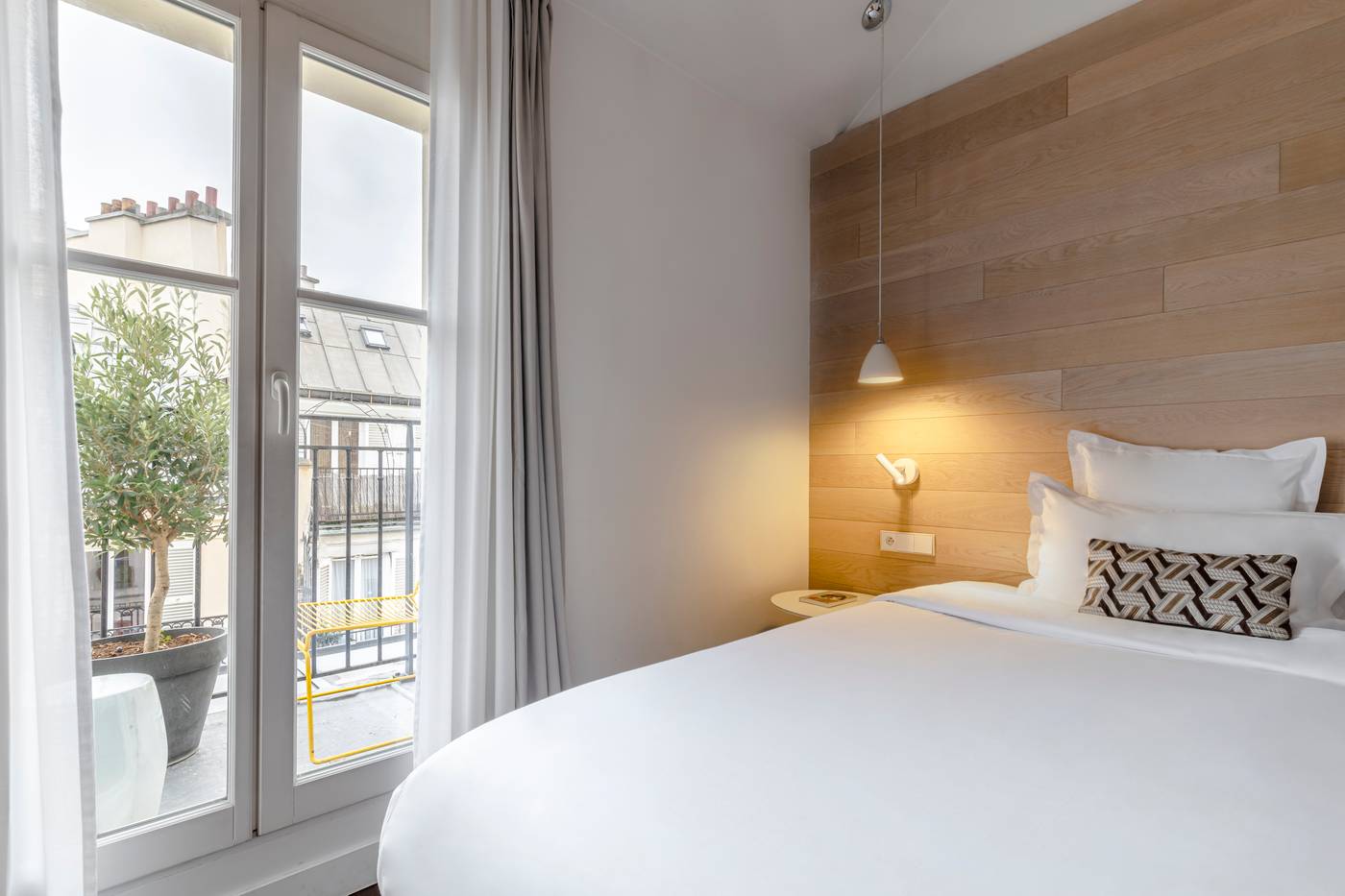 9Hotel-Opera-Room-17