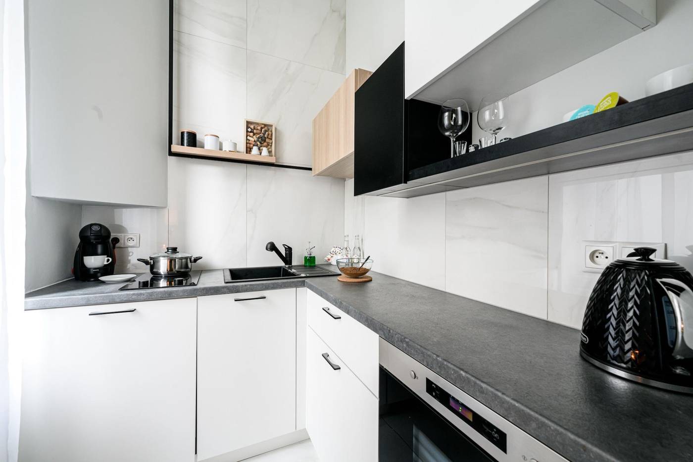 Arts-Apartments-Room-9