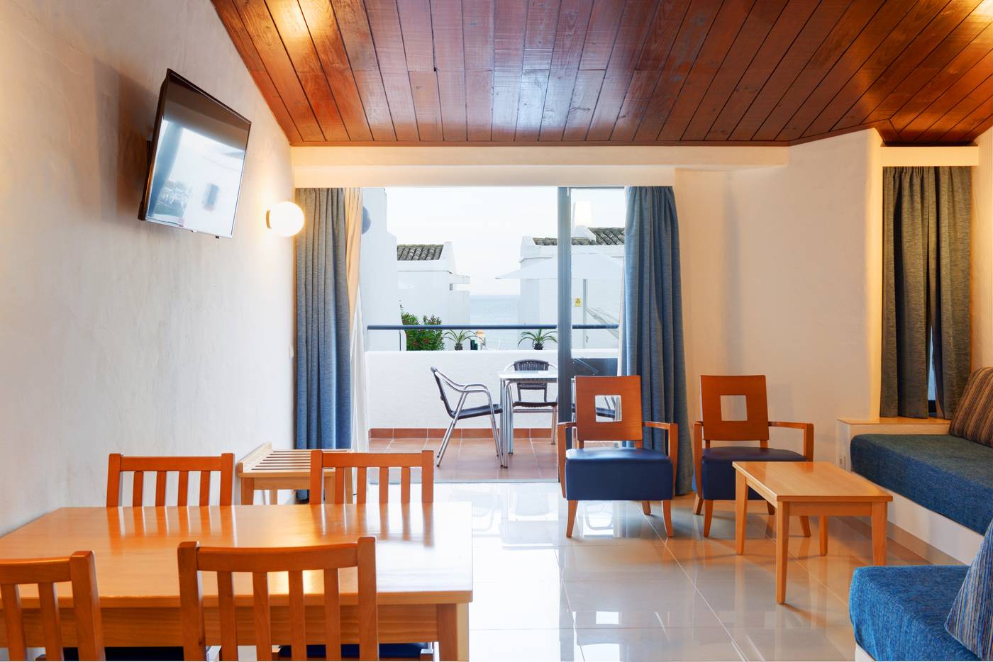 3HB-Golden-Beach-Room-16