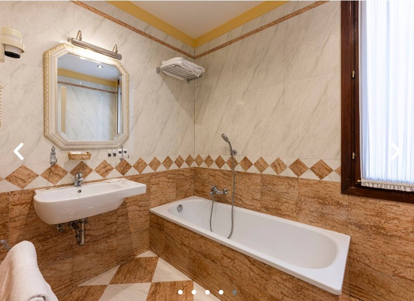 Hotel-Ca--Dogaressa-Room-14