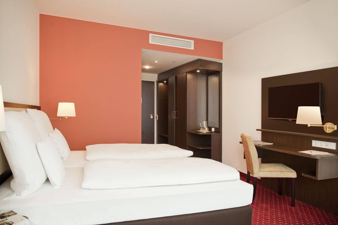 Gold-Palais-Hotel-Room-7