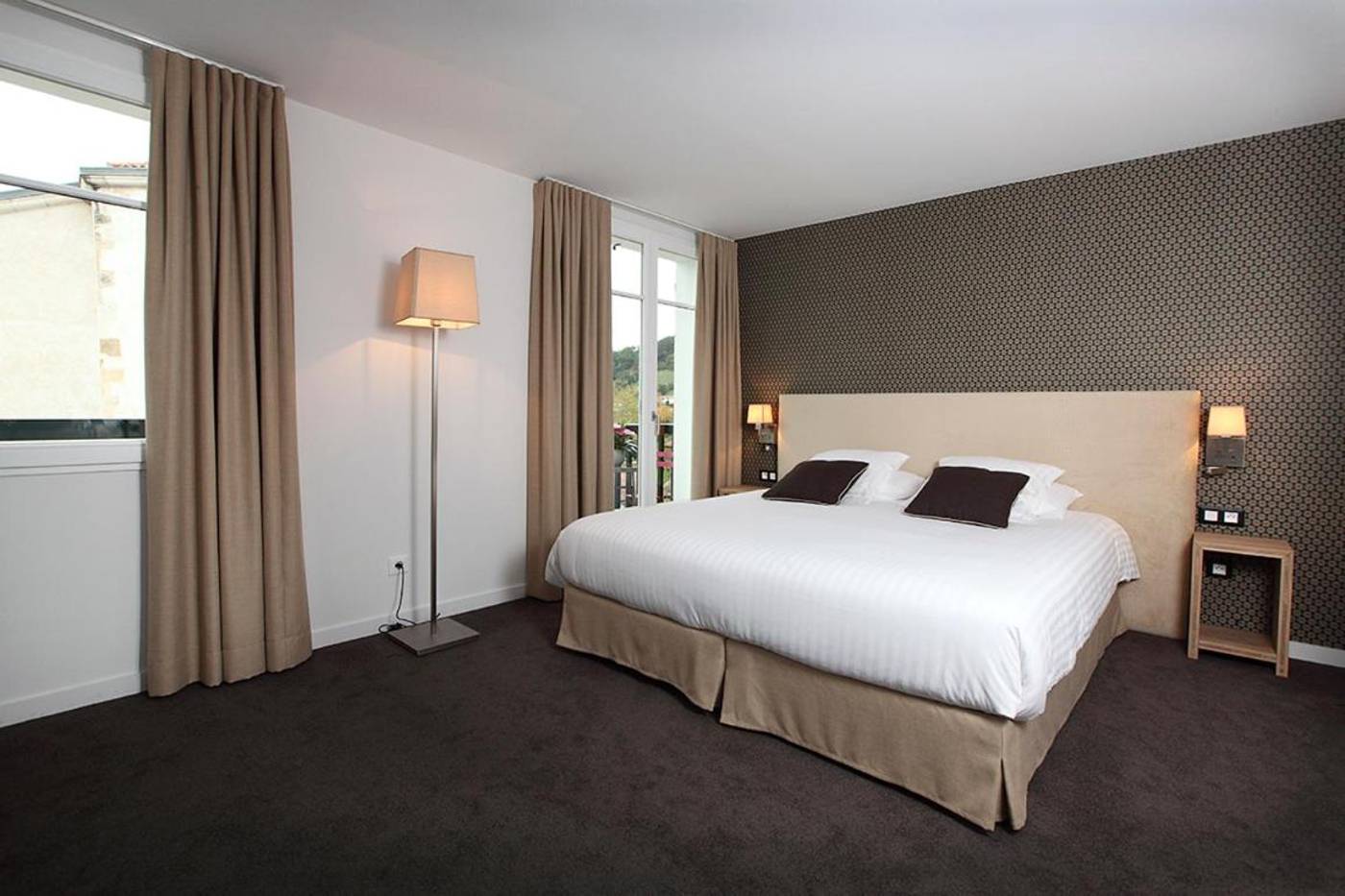 De la Nivelle-France-SAINT-PÉE-SUR-NIVELLE-Room-8